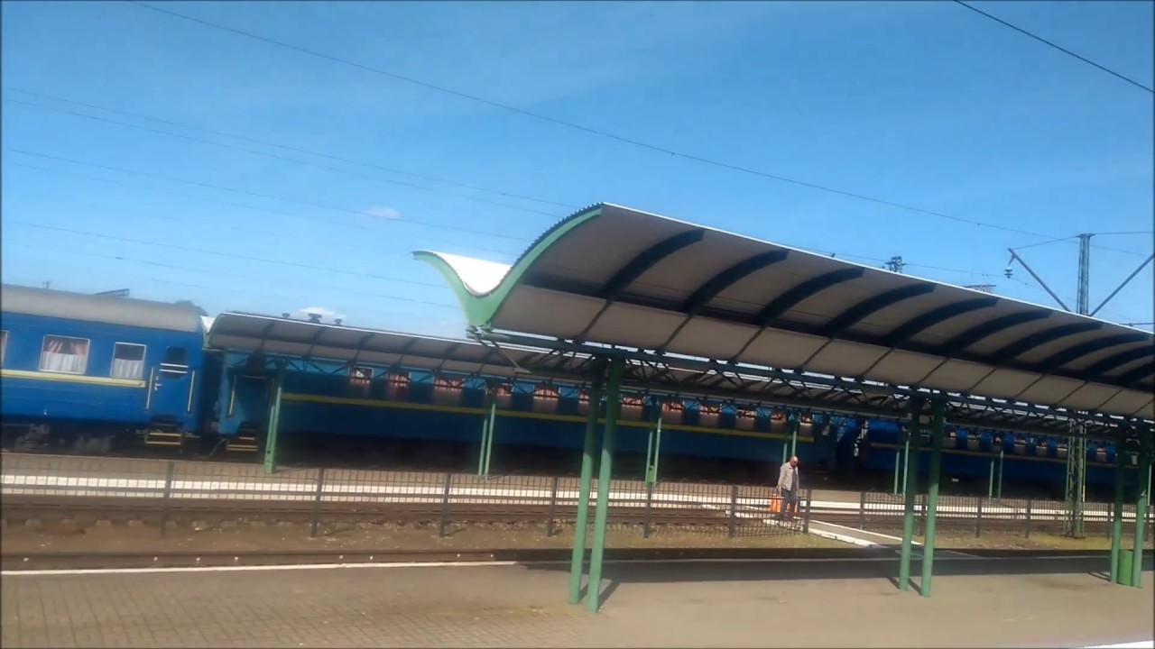 від Загоня (Угорщина) до Чопа (Україна) поїздом  Border Hungary - Ukraine at Zahony-Cop rail track -