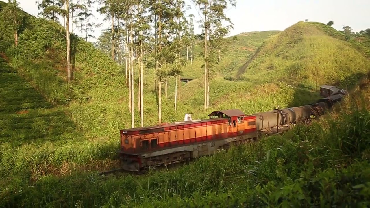 කවදාවත් දැකනෙති උඩරට දුම්රිය මගෙ දසුනක්A view of the upcountry trainthat Ihave never seen before -M6