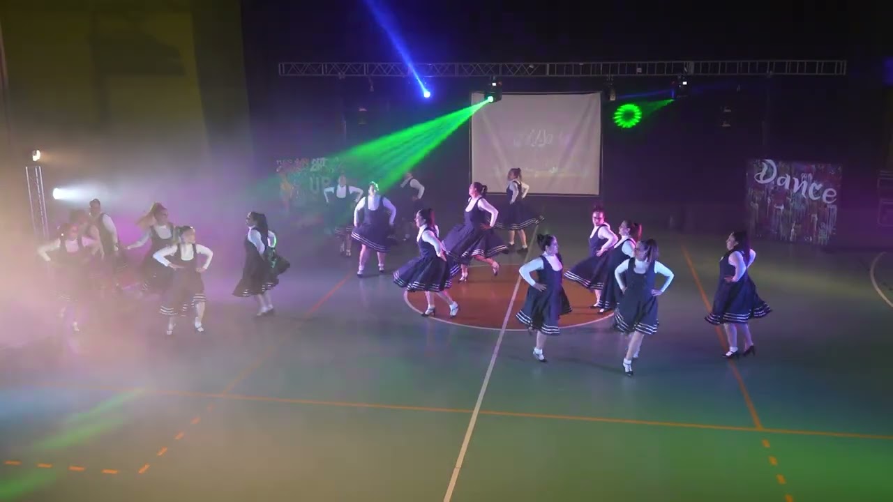 CIERRE 2024 Seniors Candy Men Up Dance