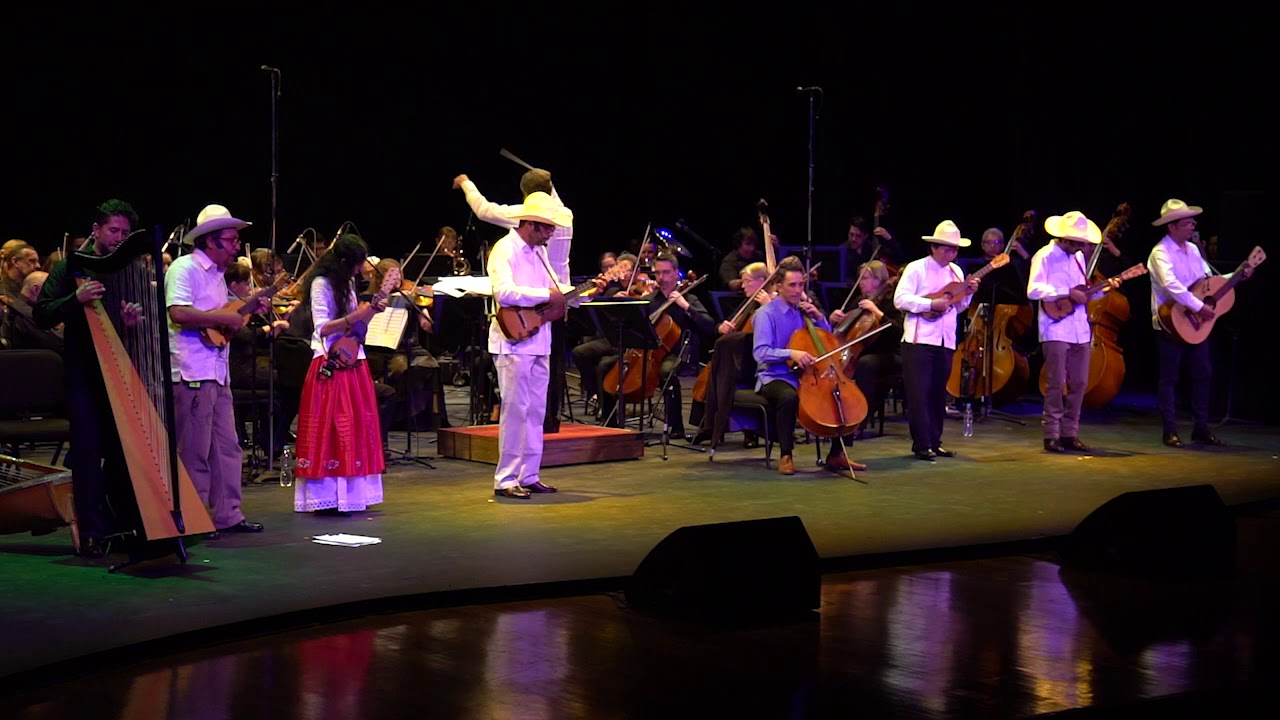 5.- El Cascabel 40 años de Mono Blanco en Bellas Artes. 30 de Octubre de 2017