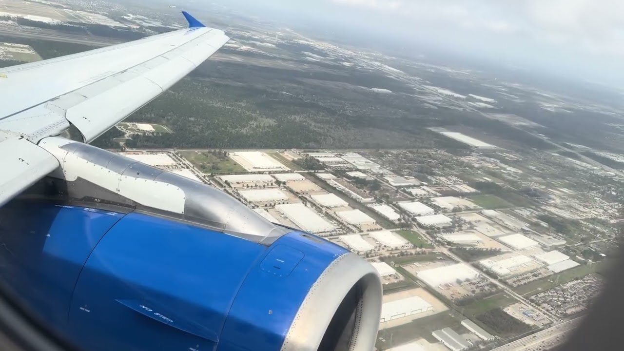 United Airlines A319 departing Houston IAH to Mexico City with a nice BUZZ 📢