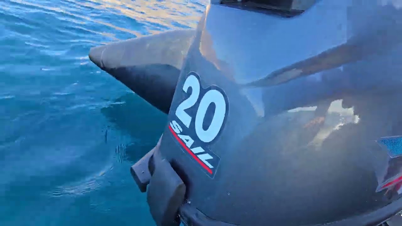 Primera prueba, sin editar, motor fueraborda Sail 20cv 20HP, 4 tiempos en Ozeam 5m