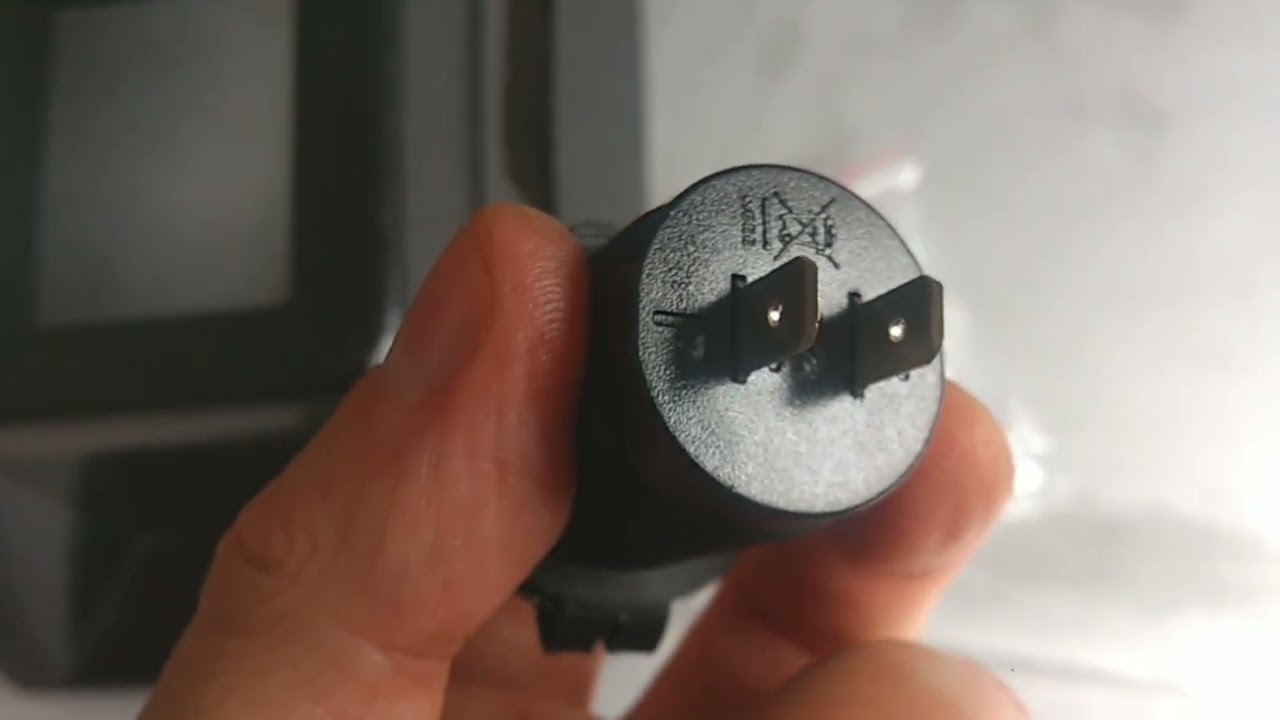 Como instalar carregador USB fixo no lugar do acendedor de cigarros Vw Gol CL
