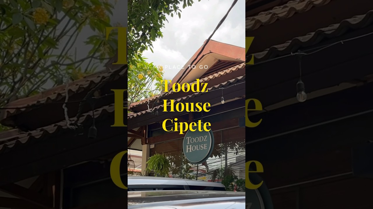 Pojok sarapan dan area dengan dekorasi baru di Toodz House Cipete | Place to Go