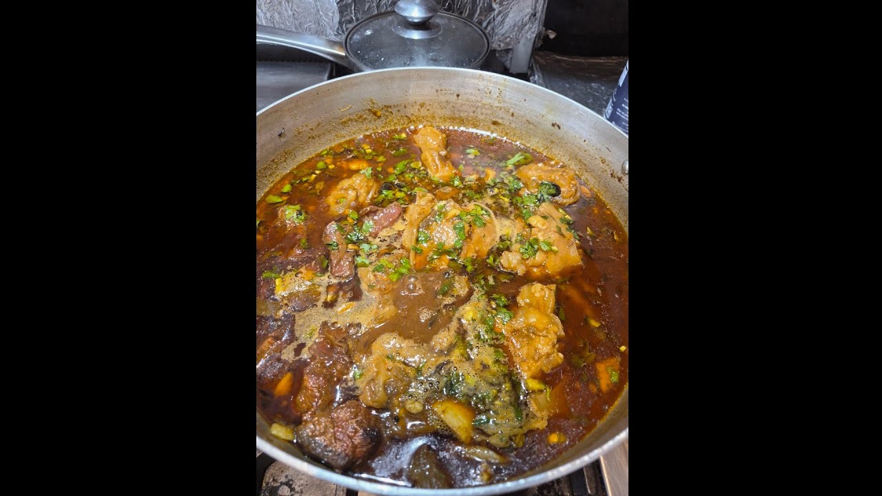 Beef feet (Paya) with Shank meat (Bong)
