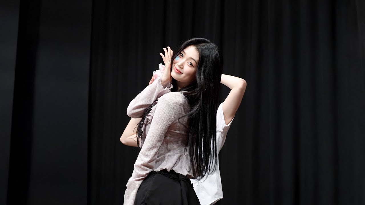 250309 tripleS 트리플에스 VV 공유빈 Yubin - Hit the Floor 팬사인회 4K 직캠 Fancam