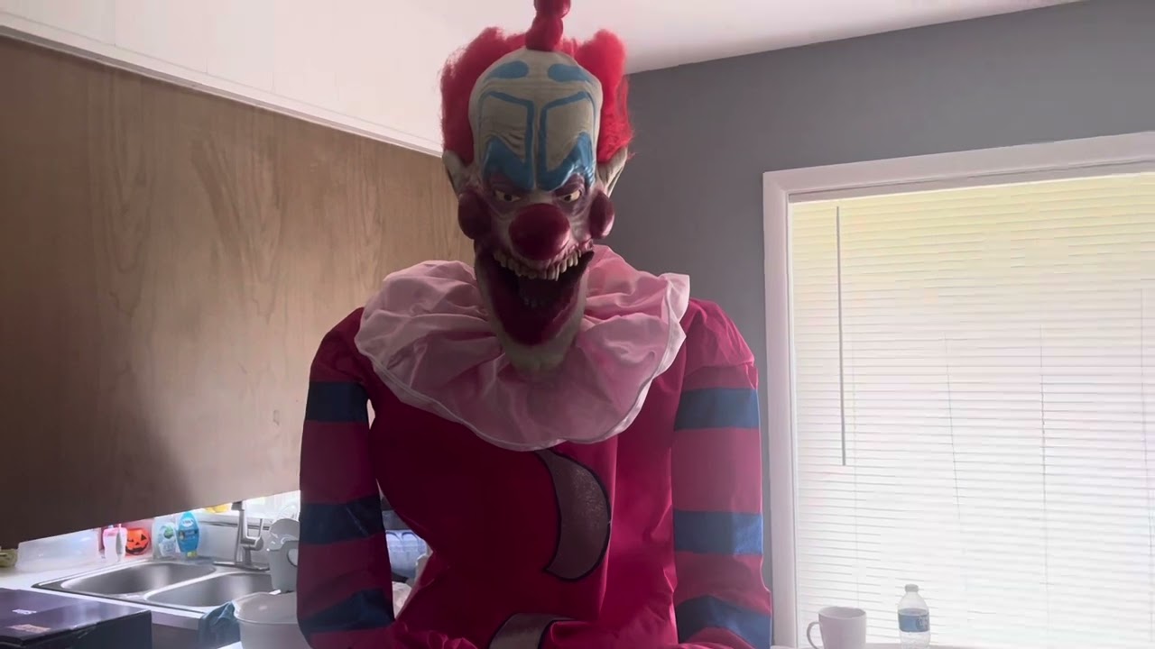 100 sub special, 2023 Spirit Halloween Slim animatronic (Killer Klowns From Outer Space)