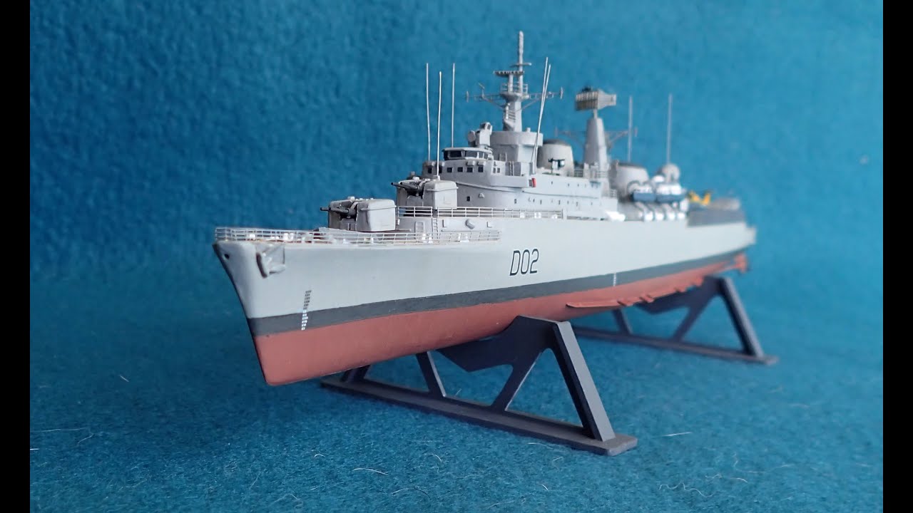 Airfix 1:600 HMS Devonshire and HMS Bristol