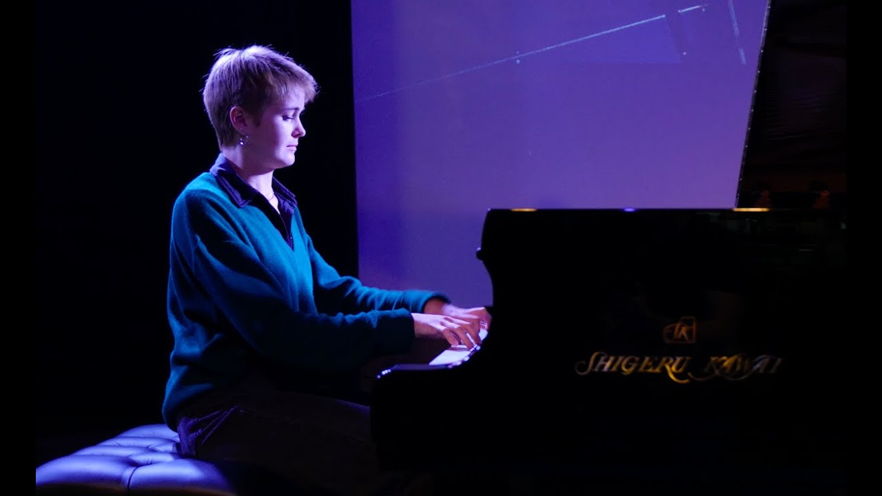 Barcarolle op.42 N°3 de Fauré jouée par Laura Brunou