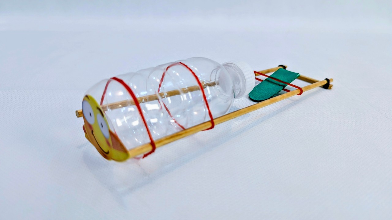STEM Challenge: 20 | Rubber Band Powered Boat | Plastic Bottle, Sticks, Rubber Band, No Tape or Glue