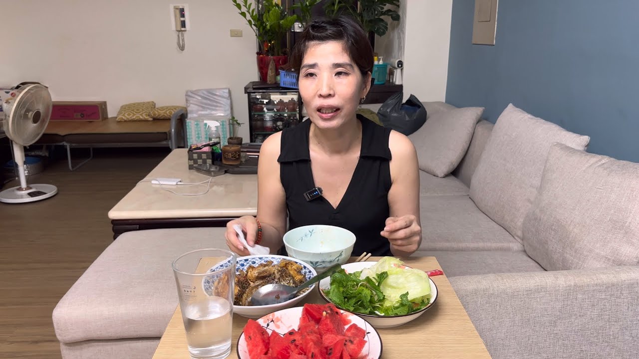 Bữa cơm đơn giản đạm bạc nhớ về quê nhà mong cả nhà ủng hộ linh nhé.linh CSVD 