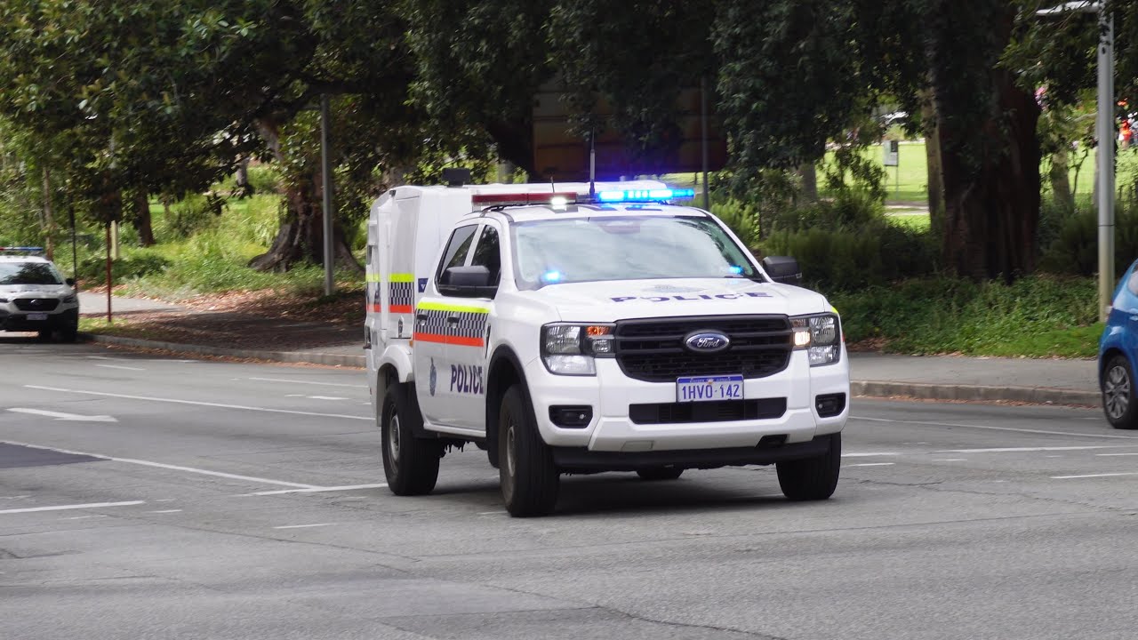WAPOL | Ford Ranger (ZM100) Responding to Reports of Explosives