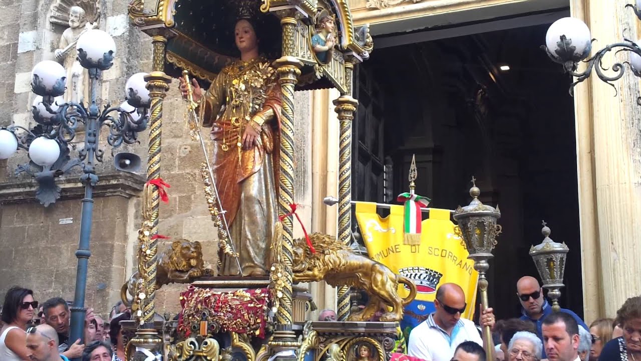 Santa Domenica. L'uscita della processione. Scorrano 6 luglio 2013