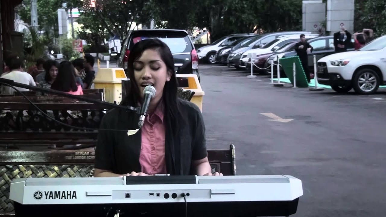 Ellie Goulding - Love Me Like You Do Cover by Mirabeth Sonia  [Talent I/O]