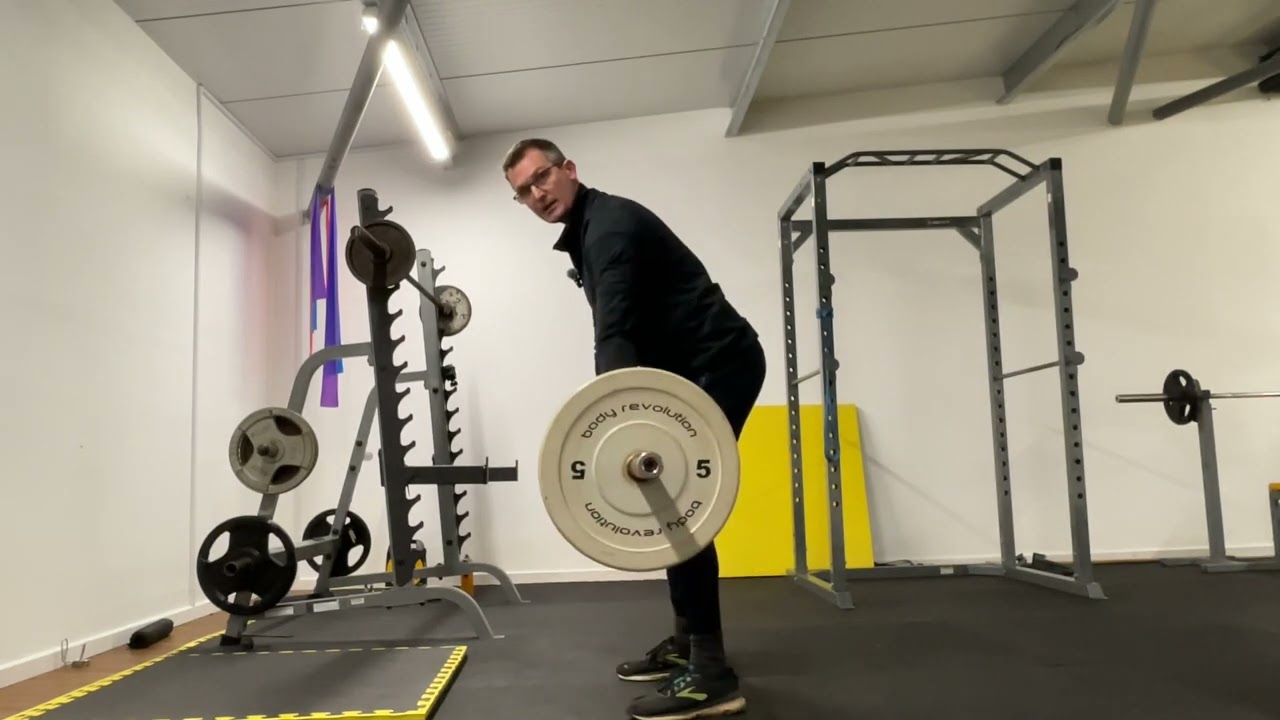 Drive sequence for rowing using deadlift motion