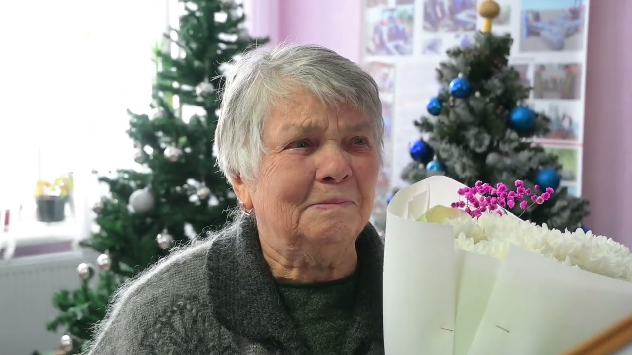 Flori pentru Elena Cecan,  cu ocazia zilei de naștere 