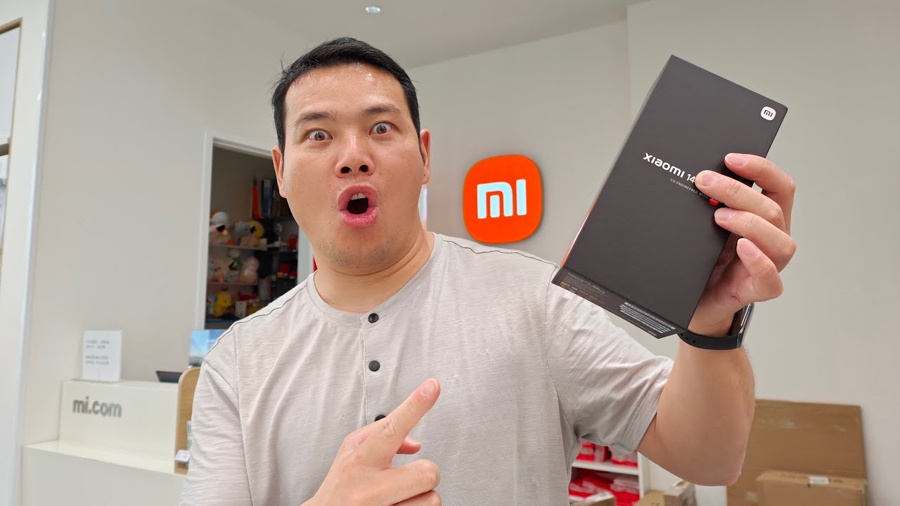 Xiaomi 14 Ultra unboxing Live Stream