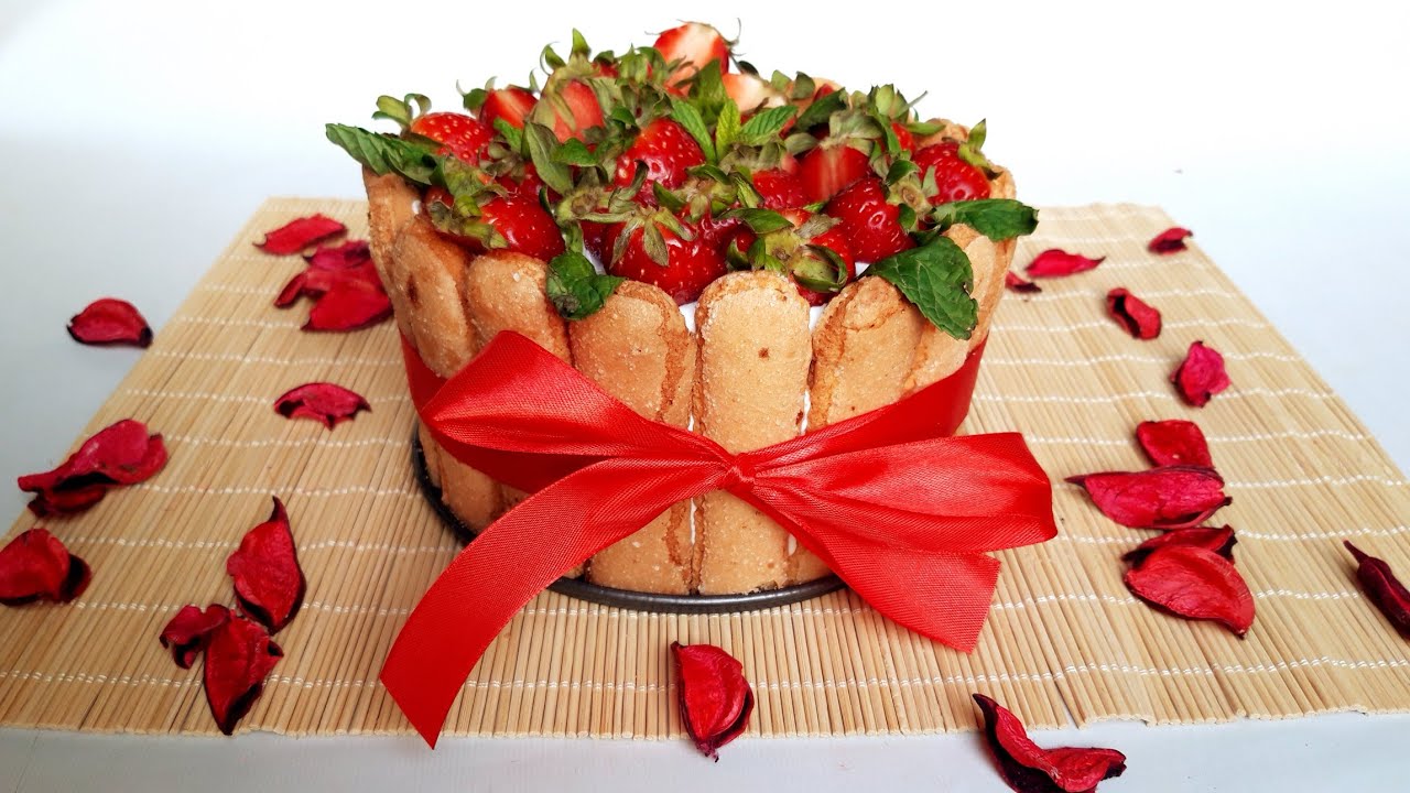 Charlotte aux fraises rapide et facile à faire sans cuisson شارلوت بالفراولة أسهل تحلية بدون طهي