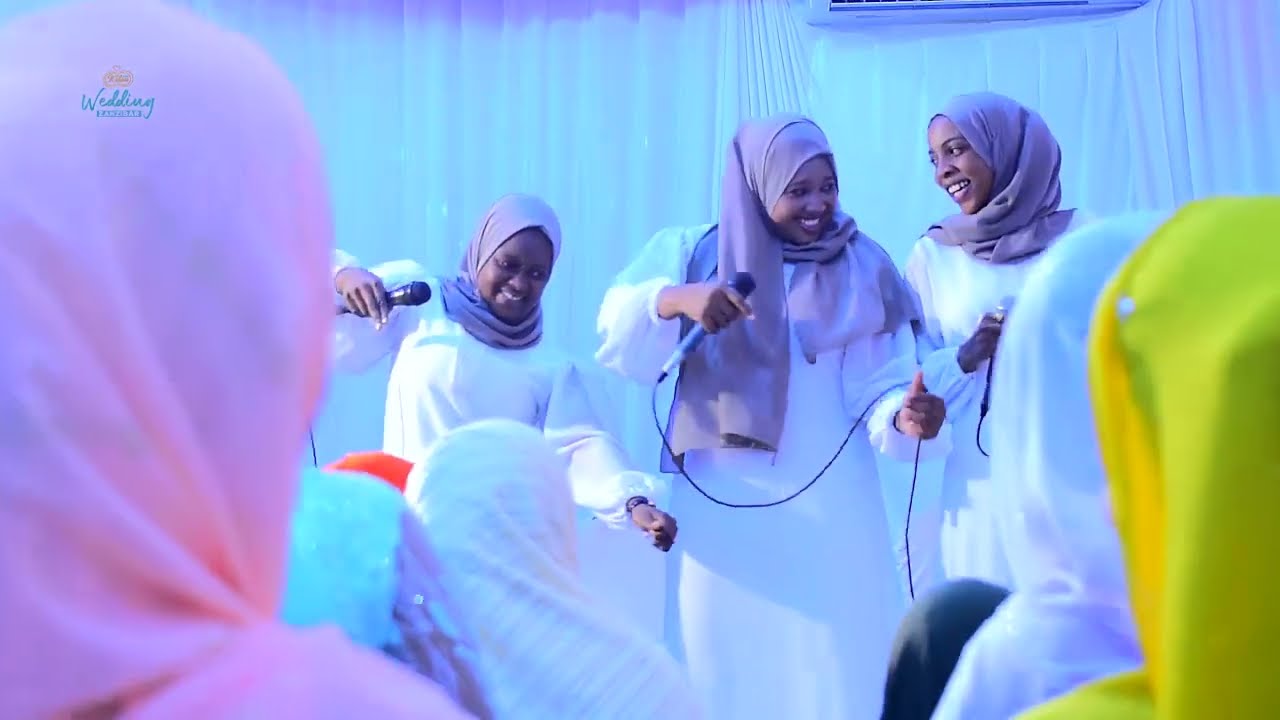 ukumbini kumenoga ukhty asha amuimbia bwanaharusi qaswida special jionee live wanavojimwaga ukumbini
