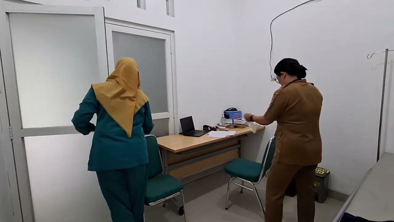 Stase 1 Pra Konsepsi Normal/Penyuntikan TT oleh Sri Suwanti