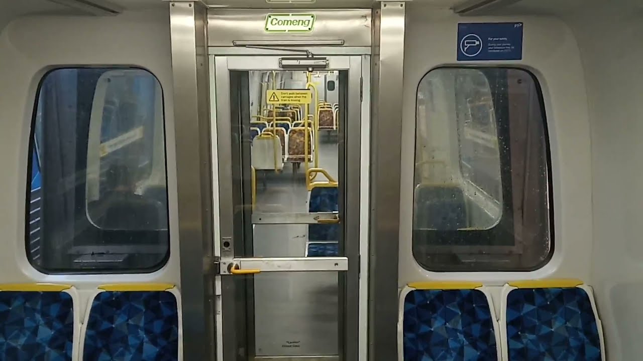 Comeng new gangway door