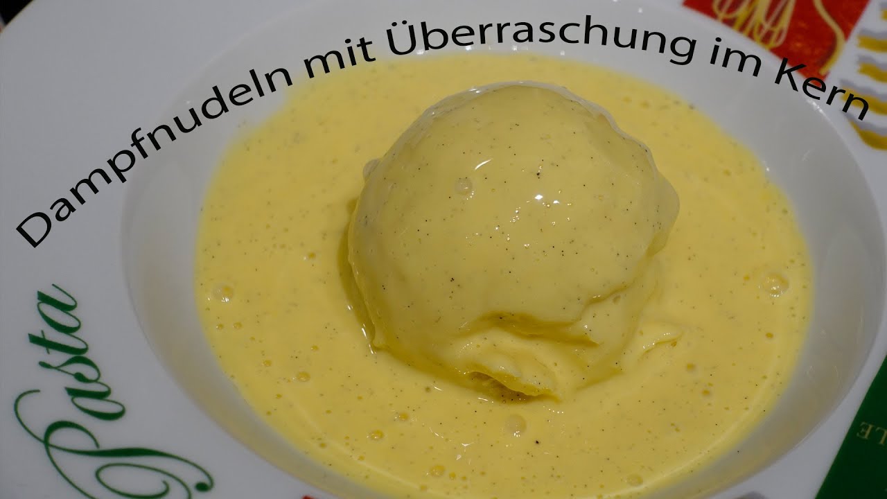Kochen mit dem Thermomix ®  TM5 ® - Dampfnudeln mit Überraschung im Kern und Vanillesoße