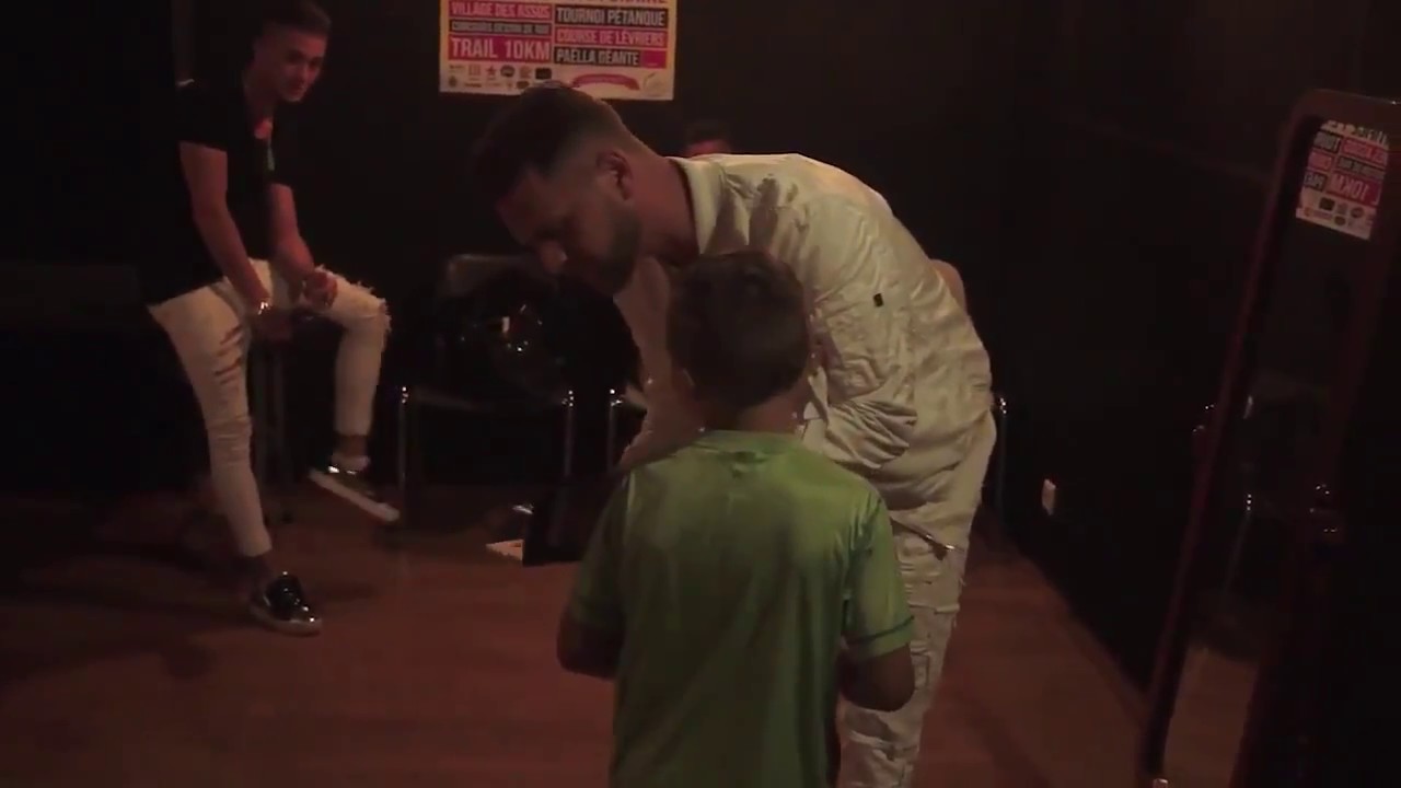 Keen'V en loge avec ses fans au concert de Carbon Blanc