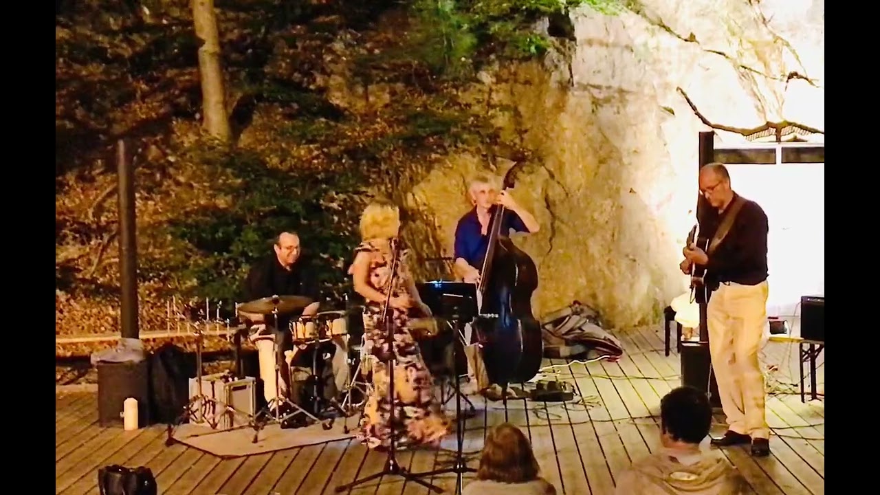 „Chain of fools“ - Sabine Neibersch, Jörg Seidel, Klemens Marktl, Stefan Gfrerrer