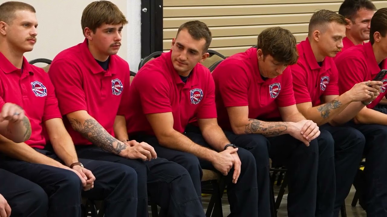 Церемония вручения дипломов и награждения сотрудников пожарно-спасательной службы округа Колумбия...