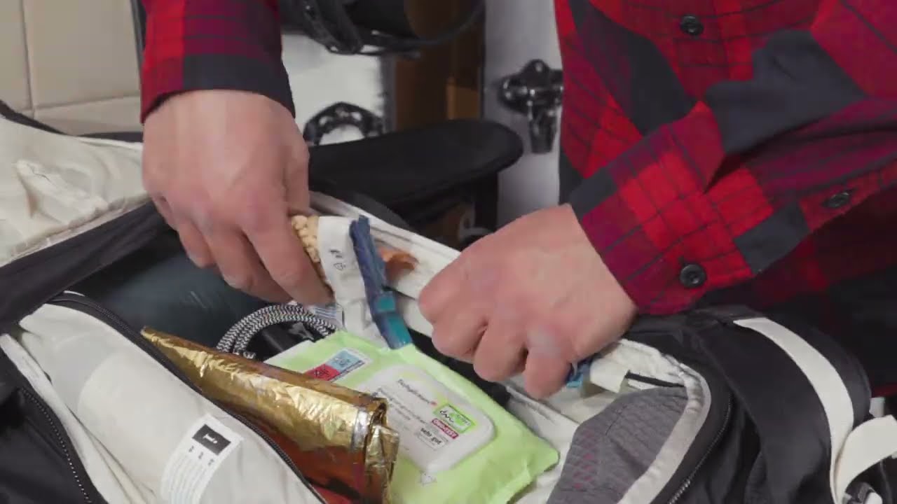 decha.pl dakine poacher ras 36 litr&oacute;w co zmieści ?