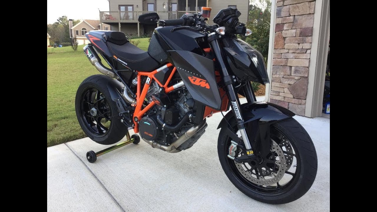 KTM 1290 Super Duke R with Austin Racing RS22 exhaust