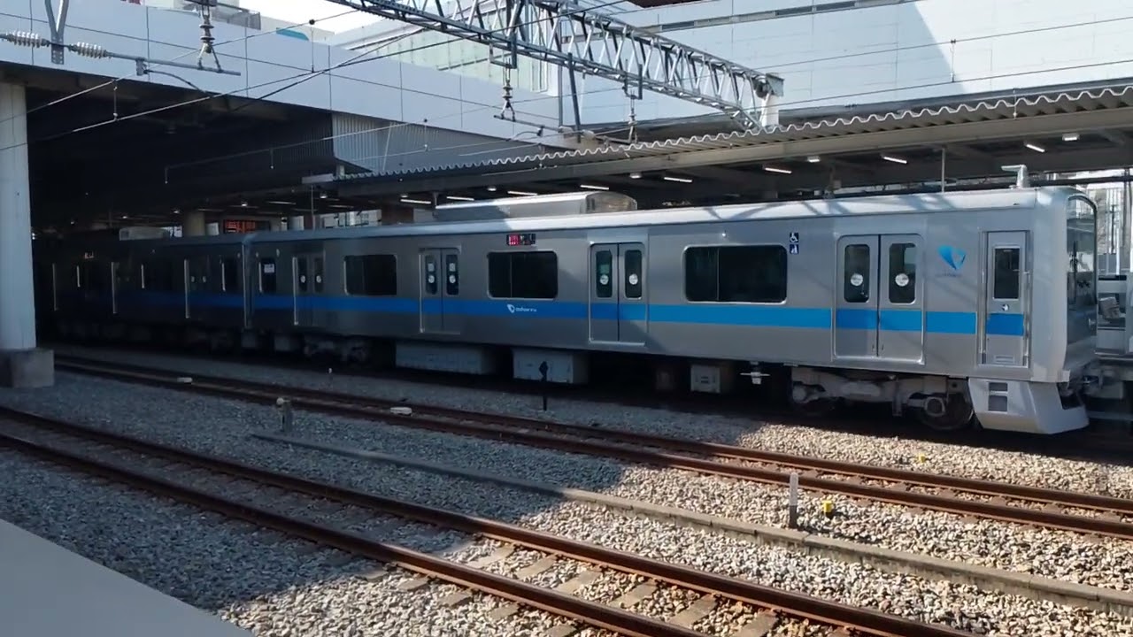 1月31日 小田急3000形3274Fが相模大野駅を発車するシーン