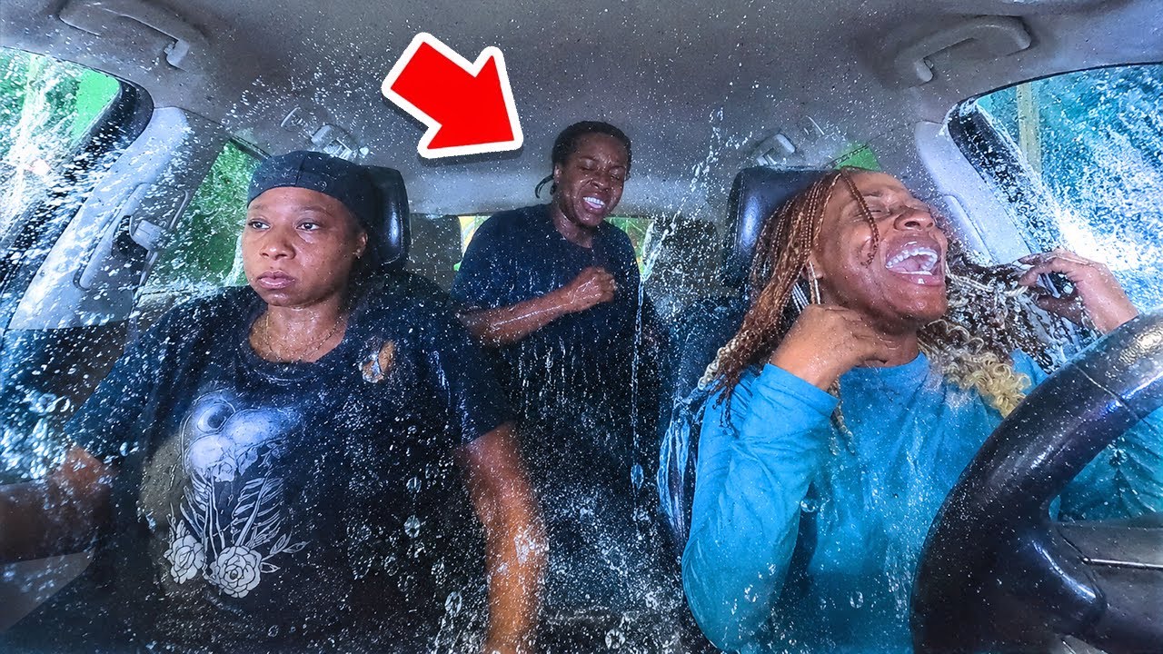 OPENING TTG AND BINKS WINDOW WHILE GOING THROUGH THE CAR WASH PRANK (EXTREMELY HILARIOUS🤣)