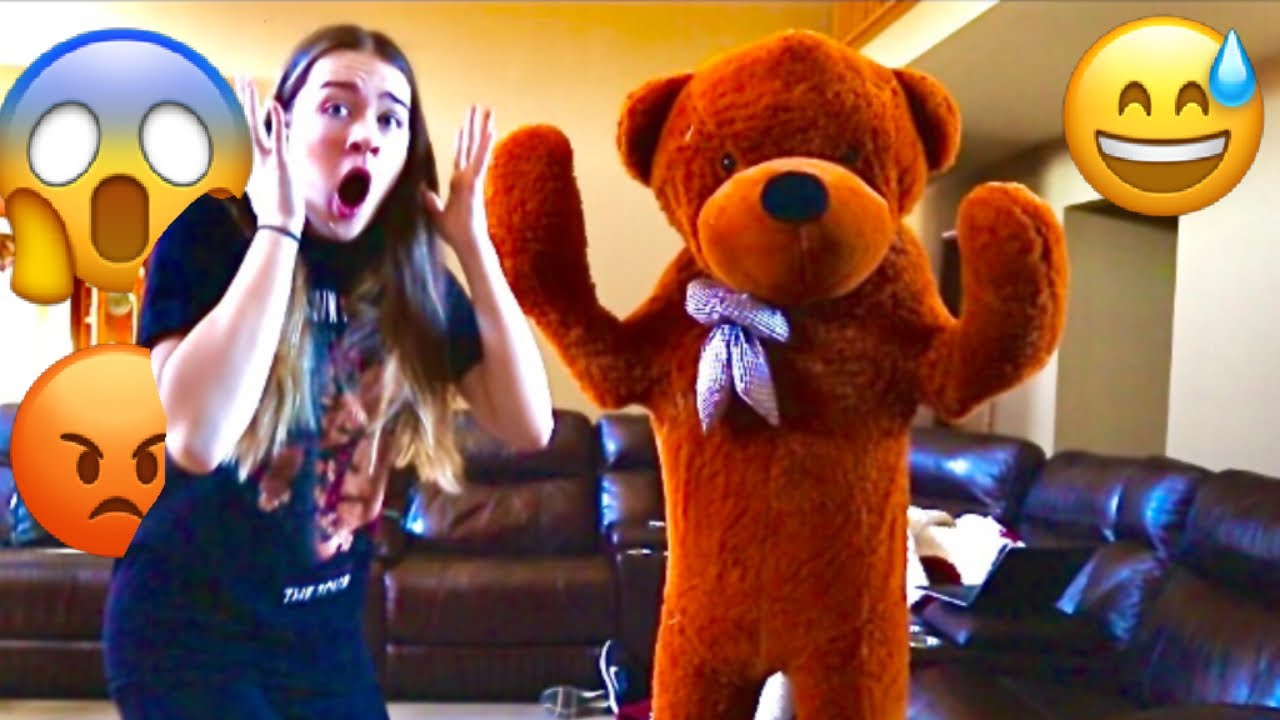 GIANT TEDDY BEAR PRANK ON GIRLFRIEND! *Hilarious*