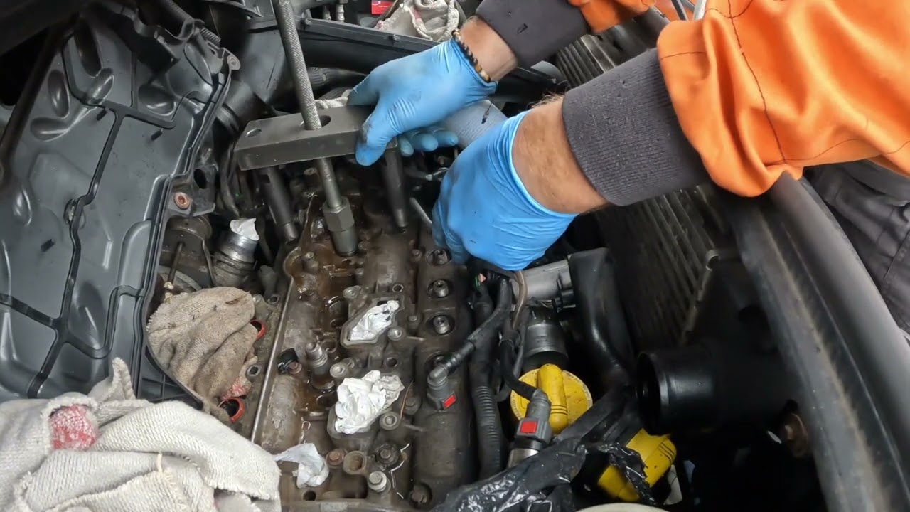 Demontaż zapieczonych wtryskiwaczy Renault Trafic 2.0 dci