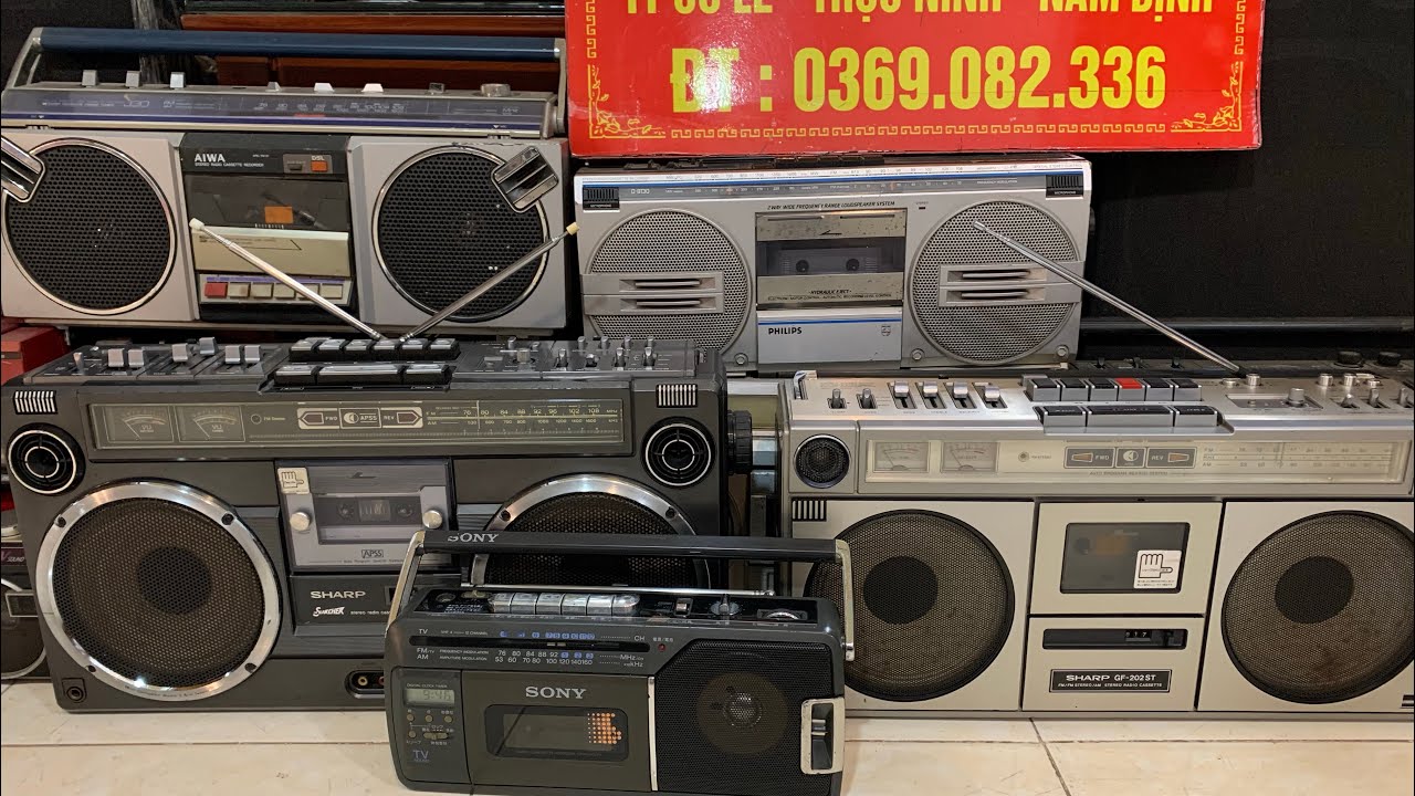 Đài Shapr GF-202ST. Radio cassette Shapr GF-303SB. Hoạt động tốt. Lh:0369082336