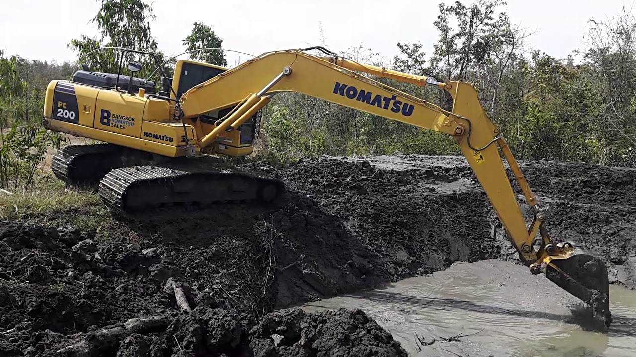 komatsu pc200-8 ทีมงาน บักหล่ามักจก ฝีมือขุดสระ ระดับอาจารย์