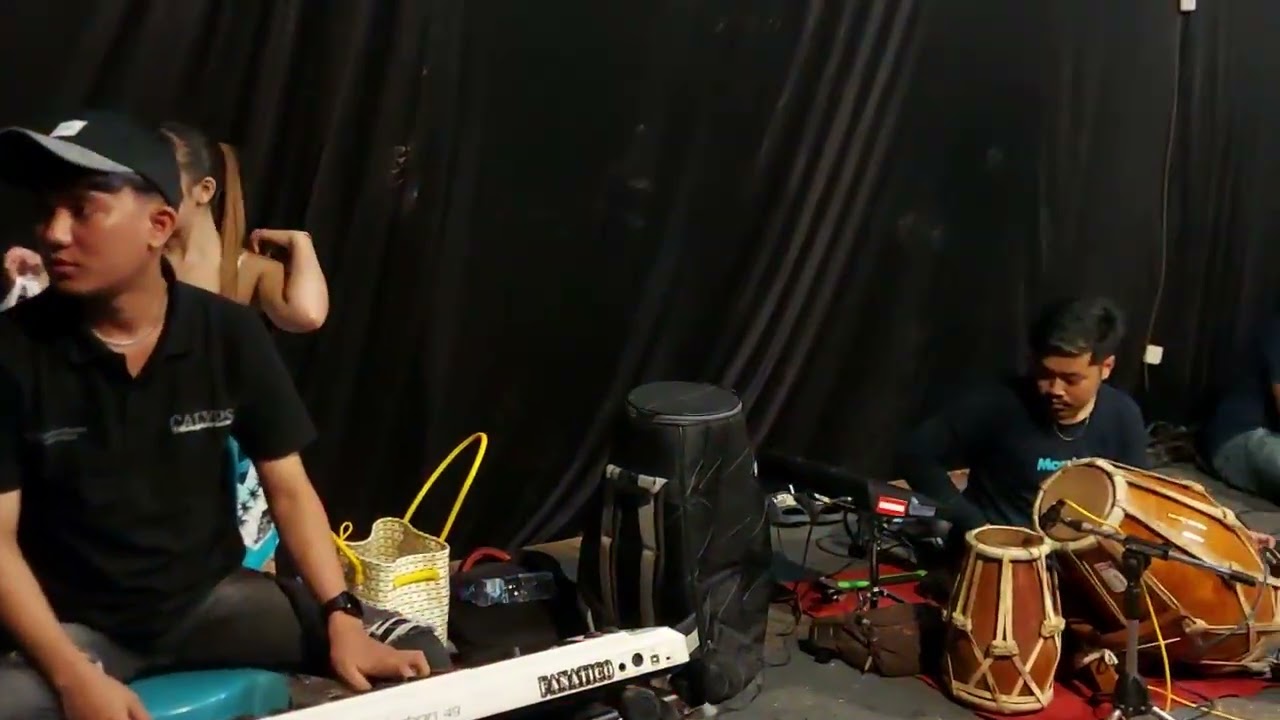 Gelas retak // melia ozawa// duta andalas