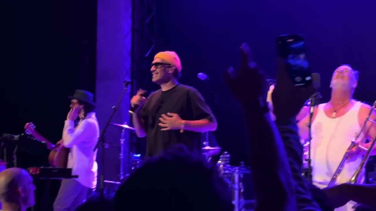 Wandering eye - Fat Freddy’s Drop - MeowNUI - Wellington NZ