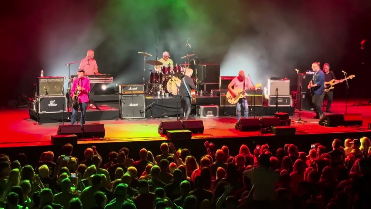The Saw Doctors Live at MGM Music Hall Fenway Boston - Green And Red Of Mayo