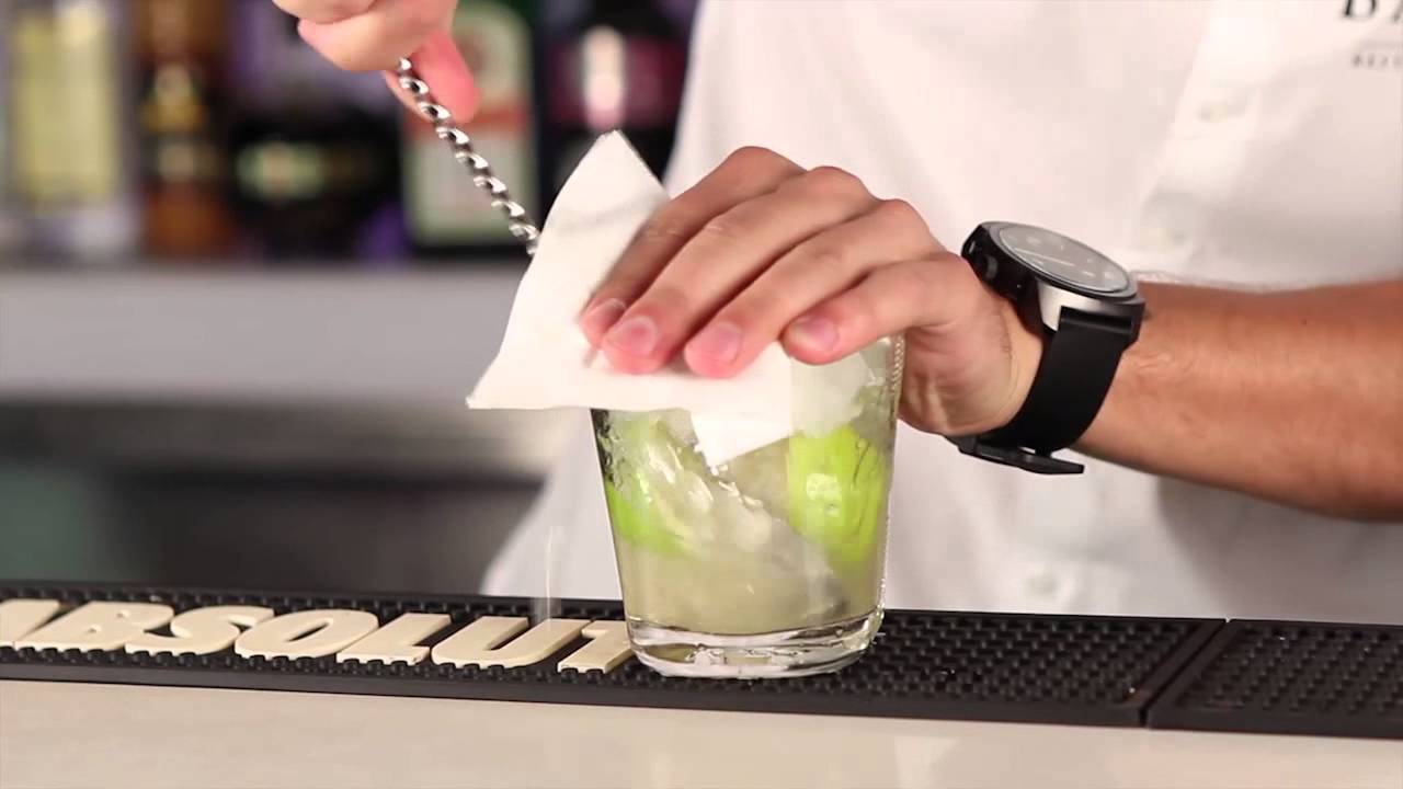 CAIPIROSKA - Prosty Drink Z Wódką I Limonką | Za Barem #13