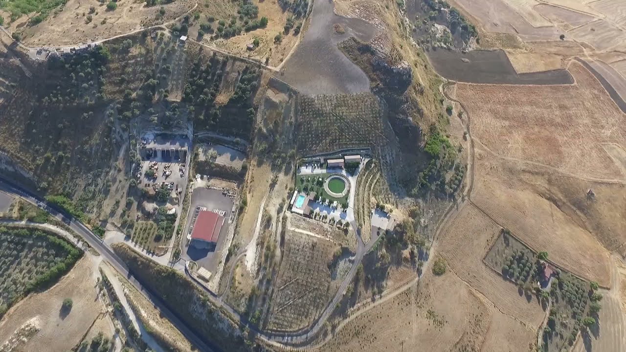 Esplorando Valguarnera Caropepe e Paparanza dall'Alto | Riprese con Drone 4K