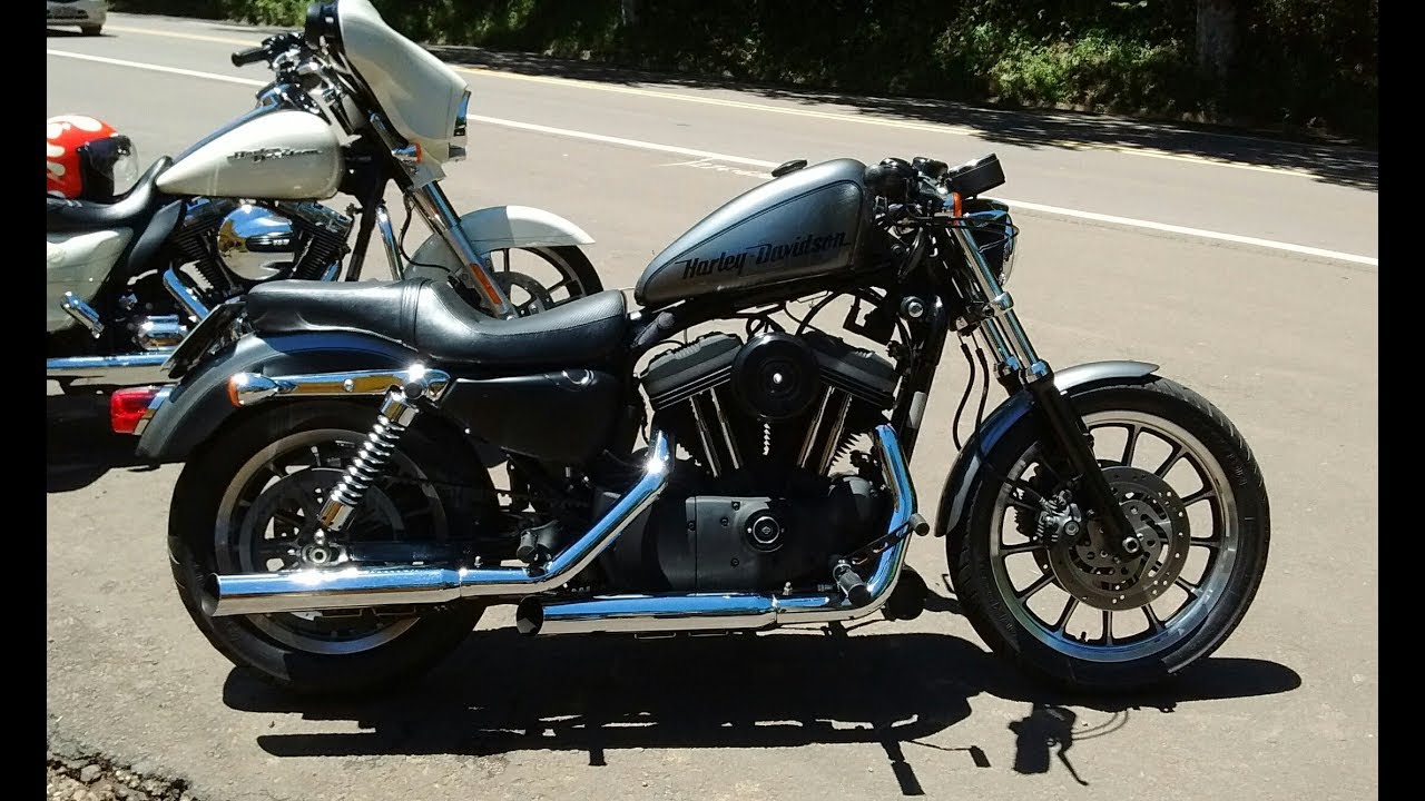 883R customizada  