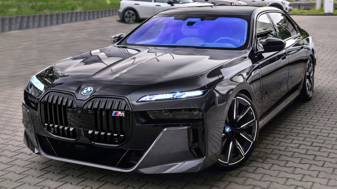 2025 BMW 7 Series M750E - Driving, Review & Interior