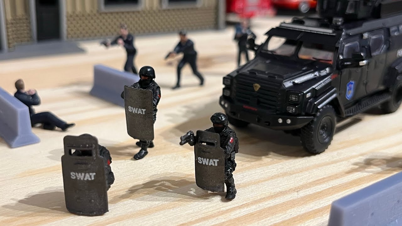 1/64 scale SWAT Figures and Armored Truck