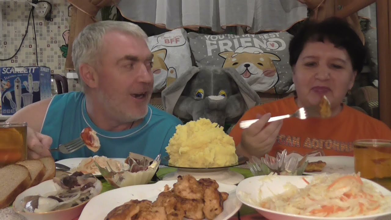 MUKBANG RUSSIA|КАРТОФЕЛЬНОЕ ПЮРЕ|CЕЛЁДКА|КУРГРУДКА В КЛЯРЕ|СОК|ДОМАШНИЙ МАЙОНЕЗ|ДОМАШНЯЯ ЕДА