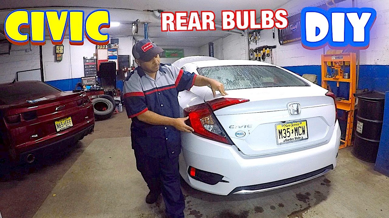 How to Replace brake light Bulbs on 2019 Honda Civic QUICK DIY