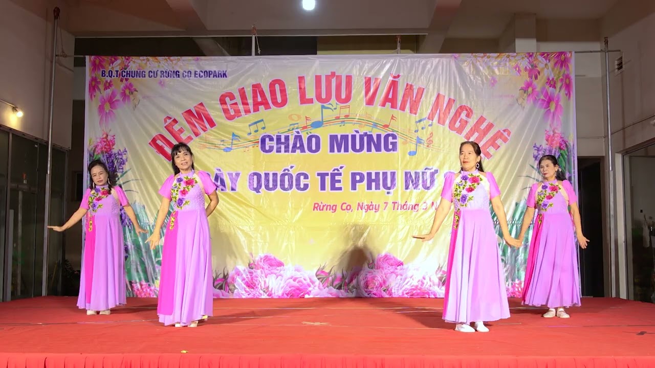 Về hội làng đi em // Biểu diễn múa Câu lạc bộ Hương gừng