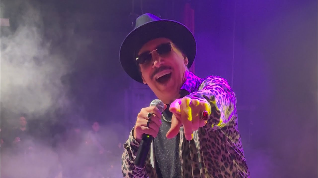Aris Tomas Live on Stage 2025