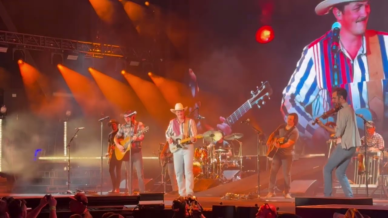 Zach Top Dierks Bentley Too Young to Care LIVE Rogers, AR Walmart AMP 6.8.24
